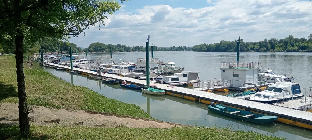 Izlet u Nautičko selo Biser – šetnja uz reku i priroda blizu Beograda